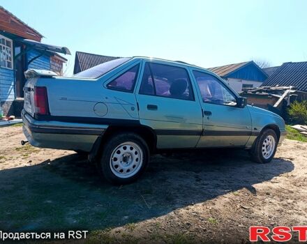 Синий Опель Кадет, объемом двигателя 16 л и пробегом 150 тыс. км за 650 $, фото 2 на Automoto.ua