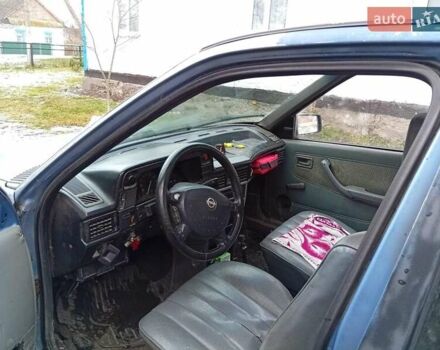Синий Опель Кадет, объемом двигателя 1.6 л и пробегом 30 тыс. км за 600 $, фото 1 на Automoto.ua