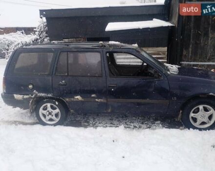 Синий Опель Кадет, объемом двигателя 1.6 л и пробегом 880 тыс. км за 600 $, фото 3 на Automoto.ua