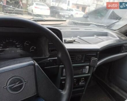 Синий Опель Кадет, объемом двигателя 1.3 л и пробегом 223 тыс. км за 1000 $, фото 11 на Automoto.ua