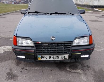 Синий Опель Кадет, объемом двигателя 1.3 л и пробегом 98 тыс. км за 800 $, фото 4 на Automoto.ua
