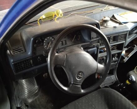 Синий Опель Кадет, объемом двигателя 1.6 л и пробегом 80 тыс. км за 700 $, фото 2 на Automoto.ua