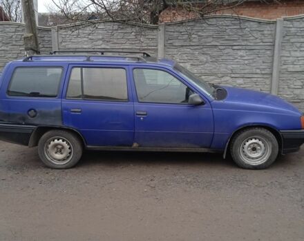 Синий Опель Кадет, объемом двигателя 1.6 л и пробегом 80 тыс. км за 700 $, фото 4 на Automoto.ua