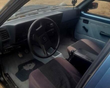 Синій Опель Кадет, об'ємом двигуна 1.4 л та пробігом 256 тис. км за 480 $, фото 1 на Automoto.ua