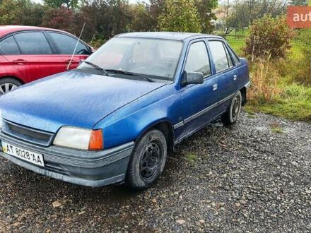 Синий Опель Кадет, объемом двигателя 1.7 л и пробегом 365 тыс. км за 950 $, фото 1 на Automoto.ua