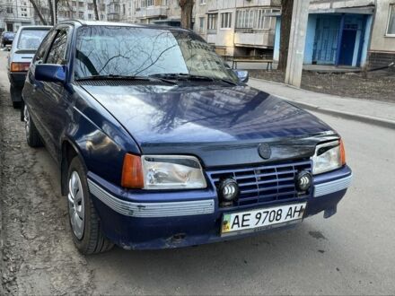 Синий Опель Кадет, объемом двигателя 1.6 л и пробегом 350 тыс. км за 800 $, фото 1 на Automoto.ua