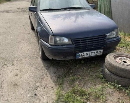 Синий Опель Кадет, объемом двигателя 1.6 л и пробегом 236 тыс. км за 270 $, фото 1 на Automoto.ua