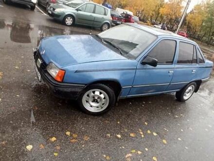 Синий Опель Кадет, объемом двигателя 1.35 л и пробегом 196 тыс. км за 850 $, фото 1 на Automoto.ua