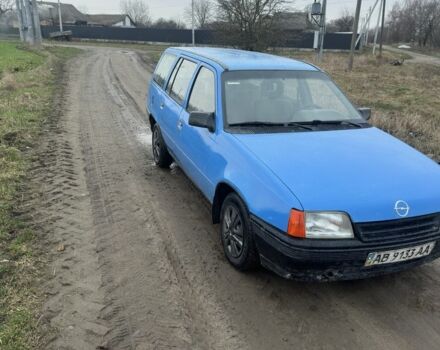 Синій Опель Кадет, об'ємом двигуна 1.6 л та пробігом 65 тис. км за 1300 $, фото 1 на Automoto.ua