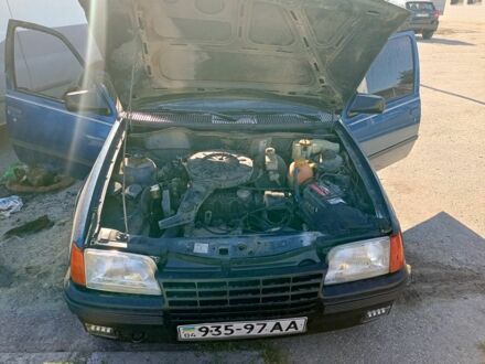 Опель Кадет 1987 в Кременчуге на Automoto.ua Синий Опель Кадет, объемом двигателя 0 л и пробегом 93 тыс. км за 481 $, фото 1 на Automoto.ua