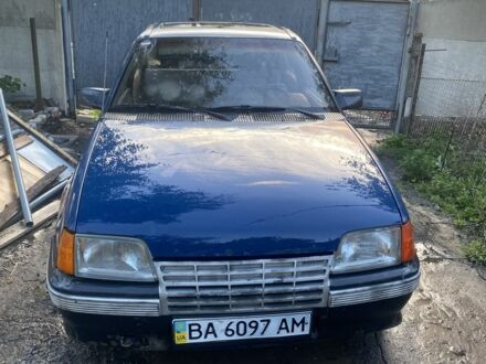 Синий Опель Кадет, объемом двигателя 1.3 л и пробегом 180 тыс. км за 784 $, фото 1 на Automoto.ua