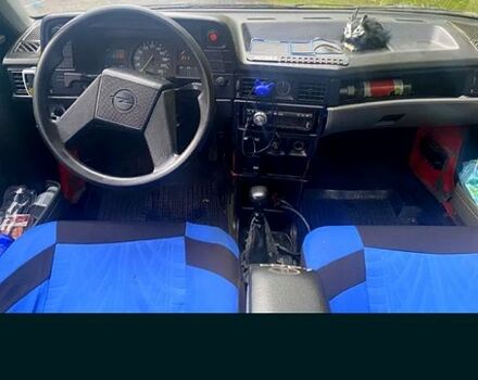 Синий Опель Кадет, объемом двигателя 1.3 л и пробегом 300 тыс. км за 850 $, фото 1 на Automoto.ua