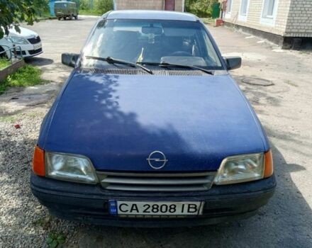 Синій Опель Кадет, об'ємом двигуна 1.3 л та пробігом 999 тис. км за 900 $, фото 1 на Automoto.ua