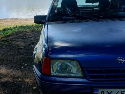 Синий Опель Кадет, объемом двигателя 1.6 л и пробегом 200 тыс. км за 900 $, фото 1 на Automoto.ua