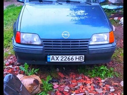 Синій Опель Кадет, об'ємом двигуна 1.3 л та пробігом 250 тис. км за 600 $, фото 1 на Automoto.ua