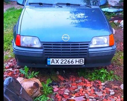 Синій Опель Кадет, об'ємом двигуна 1.3 л та пробігом 250 тис. км за 600 $, фото 1 на Automoto.ua