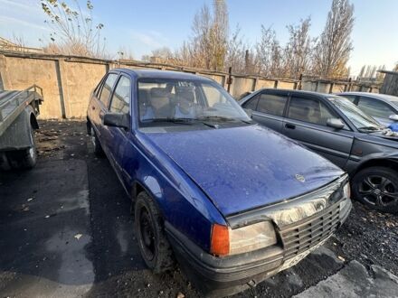 Синий Опель Кадет, объемом двигателя 1.3 л и пробегом 435 тыс. км за 350 $, фото 1 на Automoto.ua