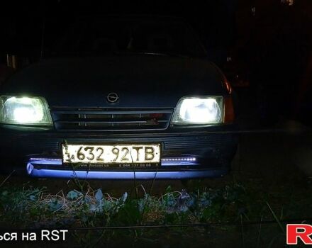 Синій Опель Кадет, об'ємом двигуна 1.4 л та пробігом 253 тис. км за 1350 $, фото 1 на Automoto.ua