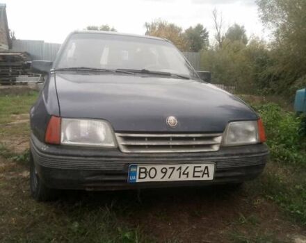 Синий Опель Кадет, объемом двигателя 1.6 л и пробегом 250 тыс. км за 650 $, фото 1 на Automoto.ua