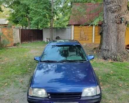 Синій Опель Кадет, об'ємом двигуна 1.4 л та пробігом 399 тис. км за 1100 $, фото 1 на Automoto.ua