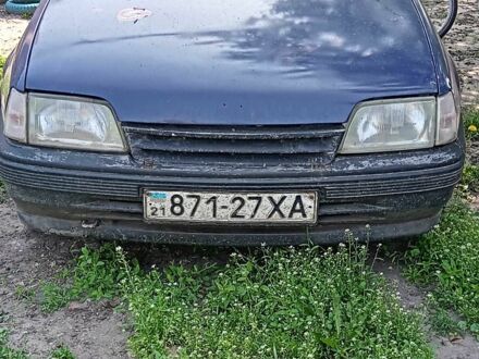 Синий Опель Кадет, объемом двигателя 1.3 л и пробегом 999 тыс. км за 710 $, фото 1 на Automoto.ua