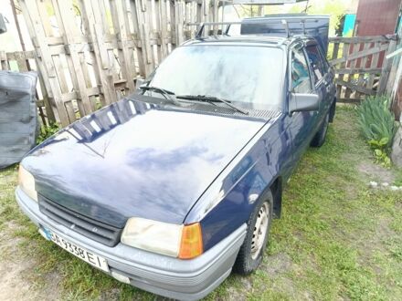 Синий Опель Кадет, объемом двигателя 1.6 л и пробегом 350 тыс. км за 1532 $, фото 1 на Automoto.ua