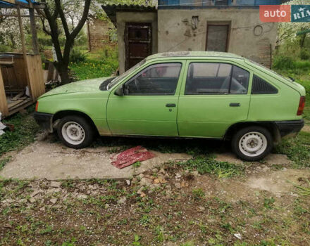 Зеленый Опель Кадет, объемом двигателя 1.3 л и пробегом 400 тыс. км за 350 $, фото 4 на Automoto.ua