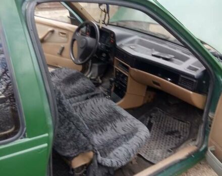 Зеленый Опель Кадет, объемом двигателя 1.3 л и пробегом 300 тыс. км за 600 $, фото 3 на Automoto.ua