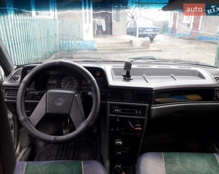 Зелений Опель Кадет, об'ємом двигуна 1.3 л та пробігом 145 тис. км за 1100 $, фото 6 на Automoto.ua