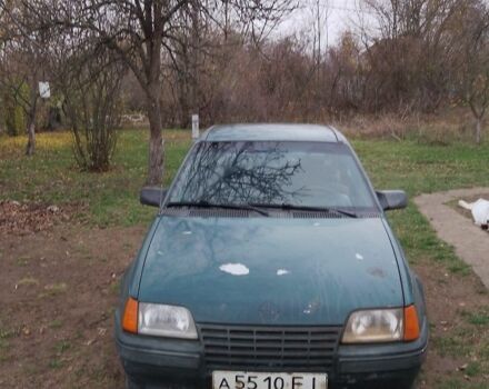 Зеленый Опель Кадет, объемом двигателя 1 л и пробегом 1000 тыс. км за 394 $, фото 4 на Automoto.ua