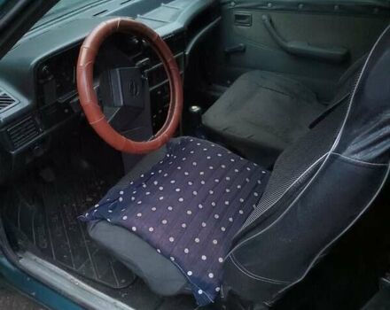 Зеленый Опель Кадет, объемом двигателя 1.6 л и пробегом 215 тыс. км за 800 $, фото 3 на Automoto.ua