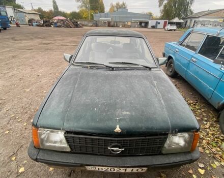 Зеленый Опель Кадет, объемом двигателя 1.3 л и пробегом 300 тыс. км за 572 $, фото 1 на Automoto.ua