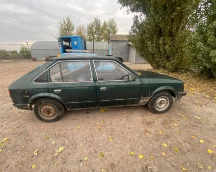 Зеленый Опель Кадет, объемом двигателя 1.3 л и пробегом 300 тыс. км за 572 $, фото 3 на Automoto.ua