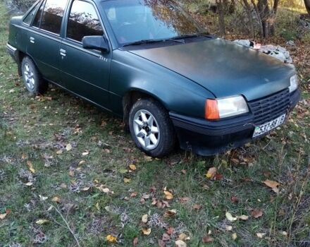 Зелений Опель Кадет, об'ємом двигуна 1.6 л та пробігом 300 тис. км за 907 $, фото 6 на Automoto.ua