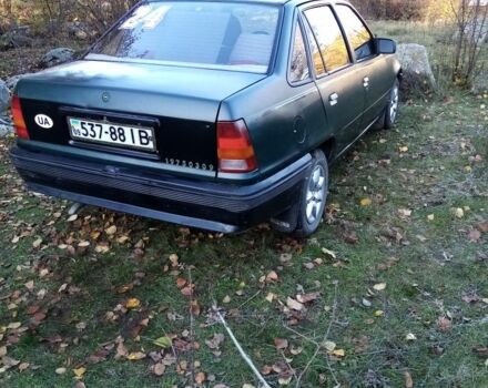 Зелений Опель Кадет, об'ємом двигуна 1.6 л та пробігом 300 тис. км за 907 $, фото 3 на Automoto.ua