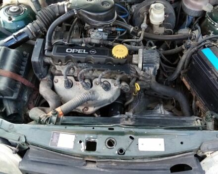 Зелений Опель Кадет, об'ємом двигуна 1.6 л та пробігом 300 тис. км за 907 $, фото 2 на Automoto.ua