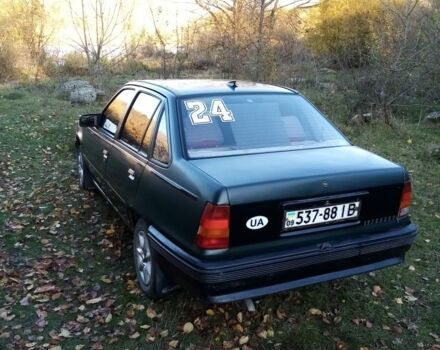 Зелений Опель Кадет, об'ємом двигуна 1.6 л та пробігом 300 тис. км за 907 $, фото 7 на Automoto.ua