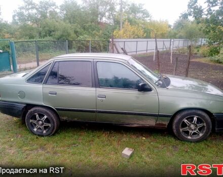 Зеленый Опель Кадет, объемом двигателя 1.6 л и пробегом 0 тыс. км за 480 $, фото 3 на Automoto.ua