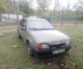 Зелений Опель Кадет, об'ємом двигуна 1.6 л та пробігом 999 тис. км за 485 $, фото 1 на Automoto.ua