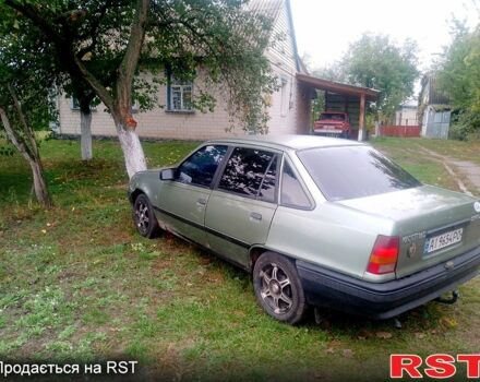 Зеленый Опель Кадет, объемом двигателя 1.6 л и пробегом 0 тыс. км за 480 $, фото 2 на Automoto.ua