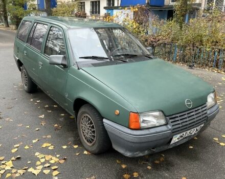 Зеленый Опель Кадет, объемом двигателя 1.6 л и пробегом 200 тыс. км за 1500 $, фото 1 на Automoto.ua