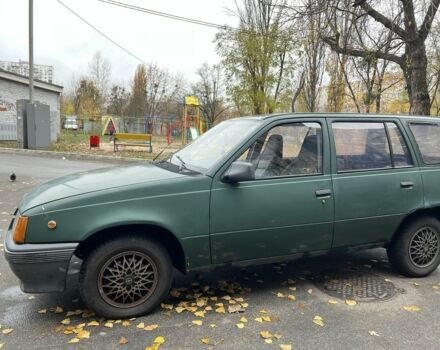 Зеленый Опель Кадет, объемом двигателя 1.6 л и пробегом 200 тыс. км за 1500 $, фото 2 на Automoto.ua