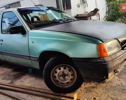 Зеленый Опель Кадет, объемом двигателя 1.4 л и пробегом 300 тыс. км за 800 $, фото 3 на Automoto.ua