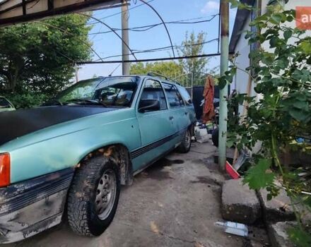 Зеленый Опель Кадет, объемом двигателя 1.4 л и пробегом 300 тыс. км за 800 $, фото 2 на Automoto.ua