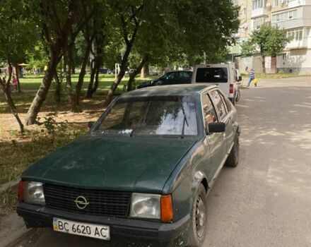 Зелений Опель Кадет, об'ємом двигуна 1.6 л та пробігом 300 тис. км за 600 $, фото 1 на Automoto.ua