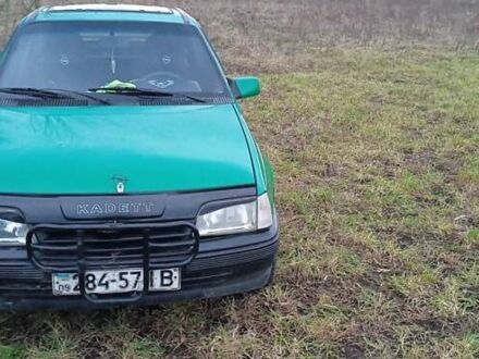 Опель Кадет 1985 у Коломые на Automoto.ua Зелений Опель Кадет, об'ємом двигуна 0 л та пробігом 300 тис. км за 800 $, фото 1 на Automoto.ua