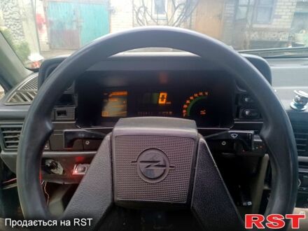 Опель Кадет 1987 в Вольногорске на Automoto.ua Зеленый Опель Кадет, объемом двигателя 1.3 л и пробегом 300 тыс. км за 1150 $, фото 1 на Automoto.ua
