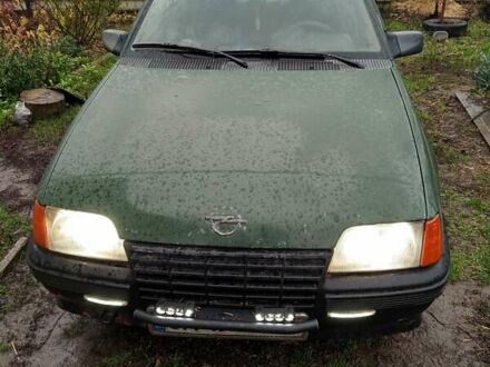 Зеленый Опель Кадет, объемом двигателя 1.3 л и пробегом 86 тыс. км за 999 $, фото 1 на Automoto.ua