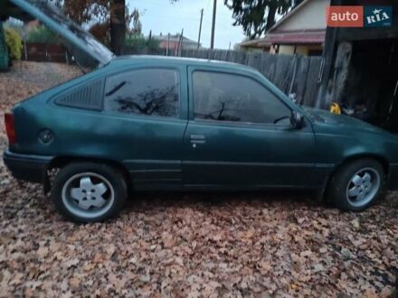 Зеленый Опель Кадет, объемом двигателя 1.6 л и пробегом 215 тыс. км за 800 $, фото 1 на Automoto.ua