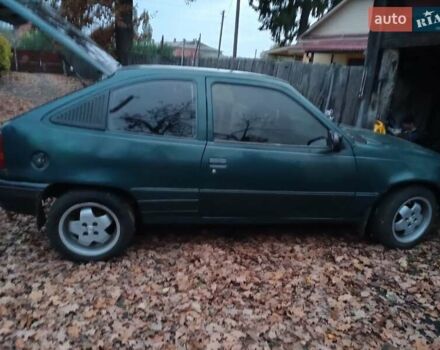Зеленый Опель Кадет, объемом двигателя 1.6 л и пробегом 215 тыс. км за 800 $, фото 1 на Automoto.ua